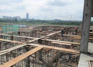 Yaygın olarak kontrplak ve ahşap yapılmış ahşap formu iş