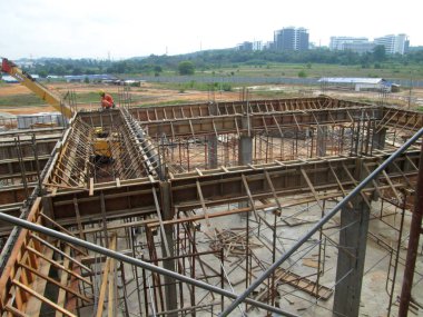 Yaygın olarak kontrplak ve ahşap yapılmış ahşap formu iş