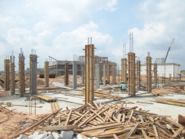 Yaygın olarak kontrplak ve ahşap yapılmış ahşap formu iş