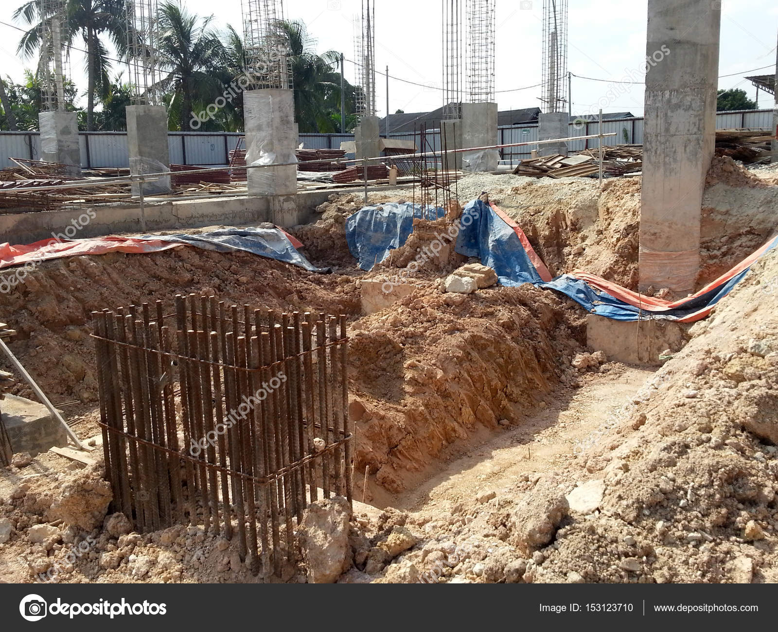 Kuala Lumpur Malaysia March 2017 Building Foundation Work Construction Workers Stock Photo Image By C Aisyaqilumar 153123710