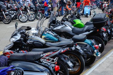  Yüksek performanslı büyük bisiklet ve süper bisiklet grubu