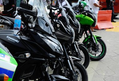  Yüksek performanslı büyük bisiklet ve süper bisiklet grubu