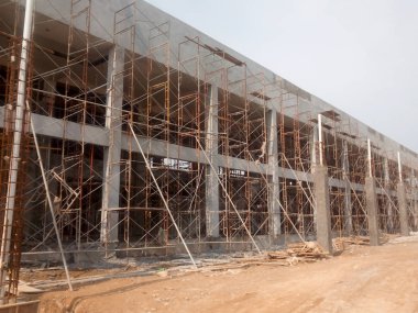 İskele platformu, formu iş ve inşaat sahasında yapısını desteklemek için geçici yapı kullanılan