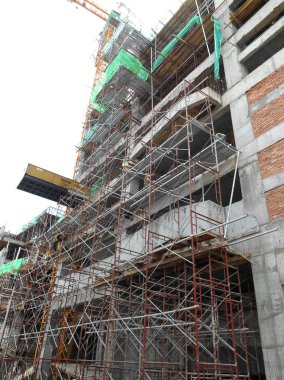 İskele platformu, formu iş ve inşaat sahasında yapısını desteklemek için geçici yapı kullanılan