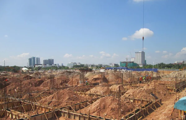 Bina zemin ışın yapım aşamasında. 