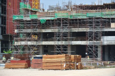  İnşaat alanında devam eden gündüz sırasında 