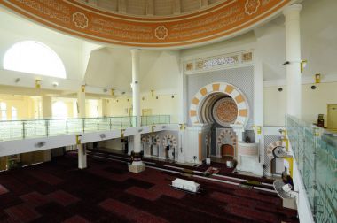 Masjid Jamek Sultan Abdülaziz Petaling Jaya, Malezya iç. Modern cami ve topluluk İslam tasarım ve mimarisi ile oluşturma. 