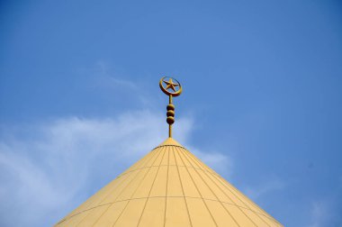 Dış Masjid Jamek Sultan Abdülaziz Petaling Jaya, Malezya. Modern cami ve topluluk İslam tasarım ve mimarisi ile oluşturma. 