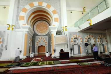 Mimari detay ve Masjid Jamek Sultan Abdülaziz Petaling Jaya, Malezya iç. Modern cami ve topluluk oluşturma. 