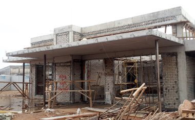 Kuala Lumpur, Malezya-01 Şubat 2017: şantiye gündüz sırasında Putrajaya, Malezya sürüyor. Günlük aktivite devam ediyor. 