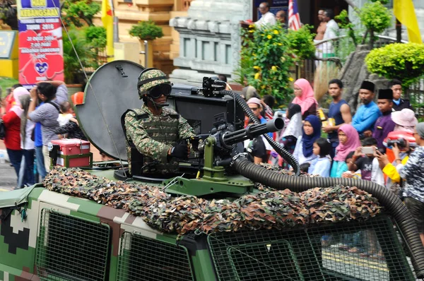 Seremban Malaysia August 2016 Tentara Kerajaan Malaysia Menangani Senapan Mesin — Stok Foto
