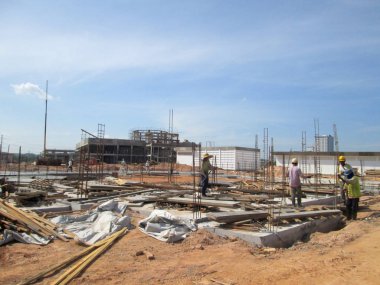 Seremban, Malezya-25 Şubat 2017: şantiye gündüz sırasında Seremban, Malezya sürüyor. Günlük aktivite devam ediyor. 