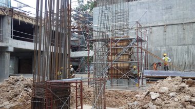 Seremban, Malezya-25 Şubat 2017: şantiye gündüz sırasında Seremban, Malezya sürüyor. Günlük aktivite devam ediyor. 