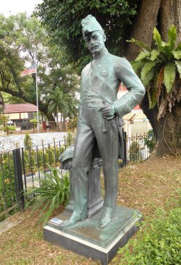 Kuala Lumpur, Malezya-8 Eylül 2016: efendim Frank Athelstane Swettenham bronz heykeli bulunan Malezya Ulusal Müzesi.
