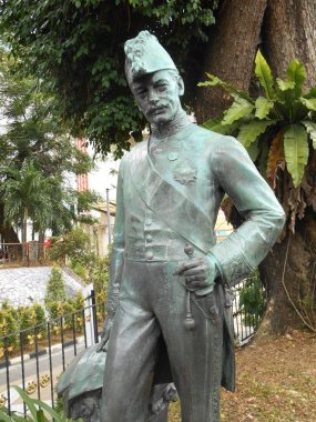 Kuala Lumpur, Malezya-8 Eylül 2016: efendim Frank Athelstane Swettenham bronz heykeli bulunan Malezya Ulusal Müzesi.