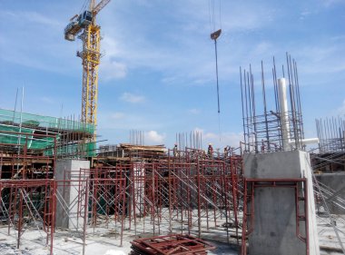 İnşaat alanında devam eden gündüz sırasında 