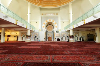 Masjid Jamek Sultan Abdülaziz iç 