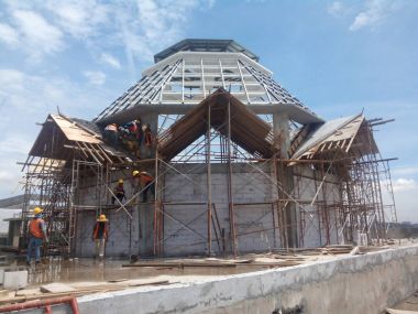 Kuala Lumpur, Malezya-5 Eylül 2016: yaygın olarak kontrplak ve kereste inşaat sahasında yapılan ahşap kalıp. İçin takviye Beton kalıp olarak kullanılan kalıp. 