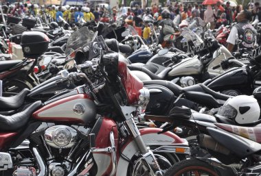 Çeşitli tasarım Harley Davidson Motosiklet Far tasarımı. Bir kısmı kendi yaratıcılığını kullanarak sahibi tarafından yapılan özel.  