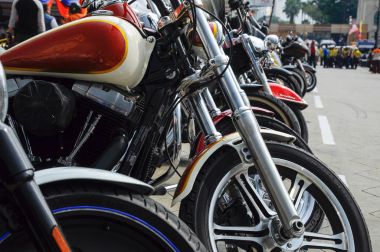 Çeşitli tasarım Harley Davidson Motosiklet Far tasarımı. Bir kısmı kendi yaratıcılığını kullanarak sahibi tarafından yapılan özel.  