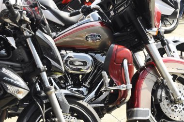 Amerikan çeşitli modeli kolay binici Harley Davidson Motosiklet motoru yaptı.  