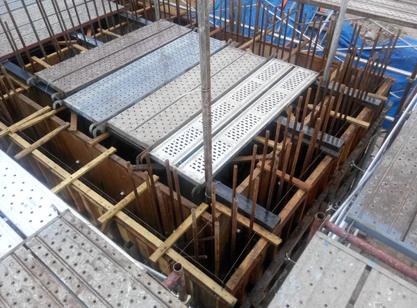 クアラルンプール マレーシア 2016 木材型枠合板や木材工事現場から一般になされます 型枠鉄筋コンクリート造の金型として使用 — ストック写真