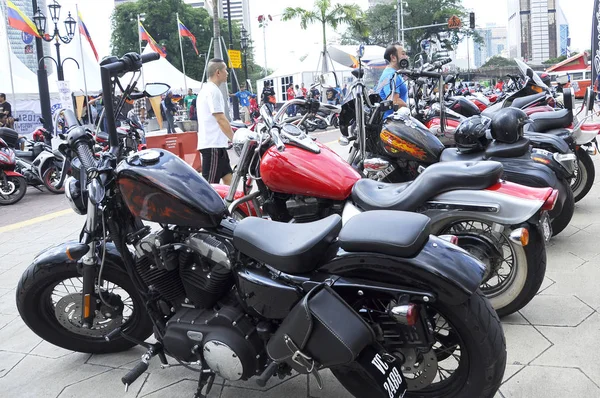 Varios Modelos Harley Davidson Fácil Piloto Estacionamiento Motocicletas Área Abierta — Foto de Stock