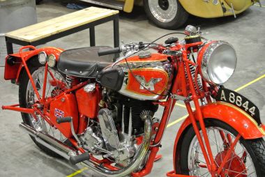 Kuala Lumpur, Malezya-22 Şubat 2017: Klasik ve vintage motosiklet Kuala Lumpur, Malezya içinde toplama. Güzel özgün durumuna geri motosiklet.    