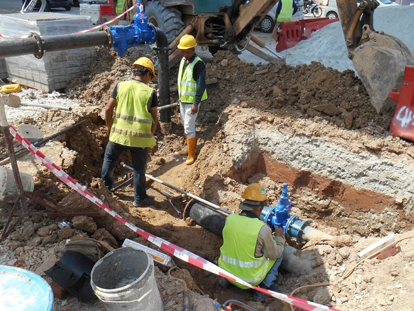 Seremban Malaysia September 2016 Construction Workers Install Fixing Underground Utility — Stock Photo, Image