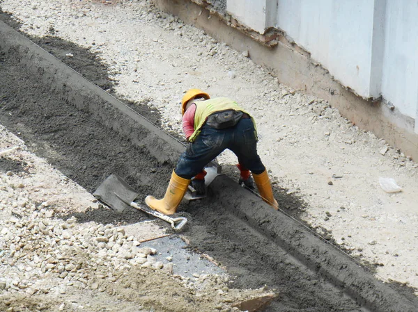 Kuala Lumpur Malajzia 2017 Február Építőmunkások Gyártását Építkezésen Beton Megfékezésére — Stock Fotó