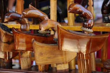 Kuala Lumpur, Malezya-29 Şubat 2017: Kris Malezya Malay etnik geleneksel silah olduğunu. El ile seçilen demir kullanılarak yapılan Kris bıçak. Ahşap yapılmış veya Fildişi sahipleri. 