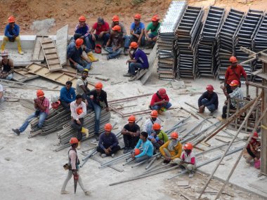 Kuala Lumpur, Malezya-01 Şubat 2017: inşaat işçileri açık alan dinlenme hava fotoğraf. 