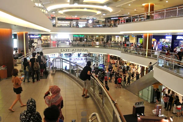 Kuala Lumpur Malaysia June 2018 Huge Shopping Mall Main Atrium — Stock Photo, Image