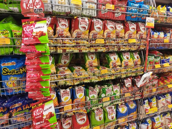 Kuala Lumpur Malaysia Outubro 2018 Embalados Diversos Junk Foods Snacks — Fotografia de Stock