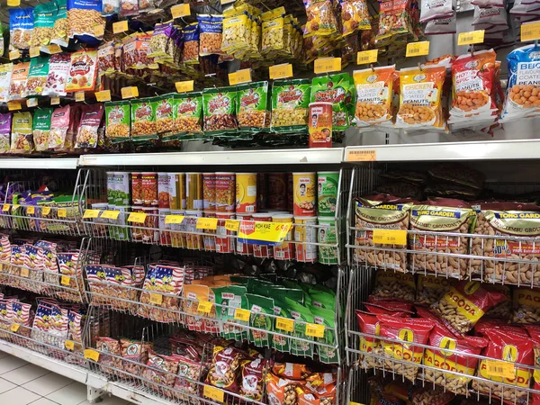 Kuala Lumpur Maleisië Oktober 2018 Diverse Junkfood Snacks Rek Display — Stockfoto