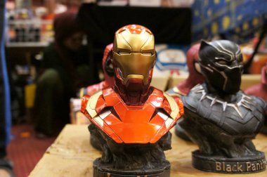 Kuala Lumpur, Malezya - 5 Ekim 2019: Marvel Iron Man çizgi roman ve filmlerindeki Demir Adam karakter aksiyon figürüne odaklandı. Koleksiyoncu tarafından halka gösterilmiştir. 