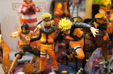 Kuala Lumpur, Malezya - 7 Nisan 2017: Japon popüler çizgi film çizgi filmi Naruto 'nun kurgusal karakter aksiyon figürüne odaklandı. Koleksiyoncu tarafından halka gösterilmiştir. 