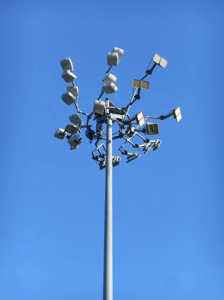 Hoog Mastlicht Paal Overdag Doel Nachts Licht Geven Aan Wegen — Stockfoto