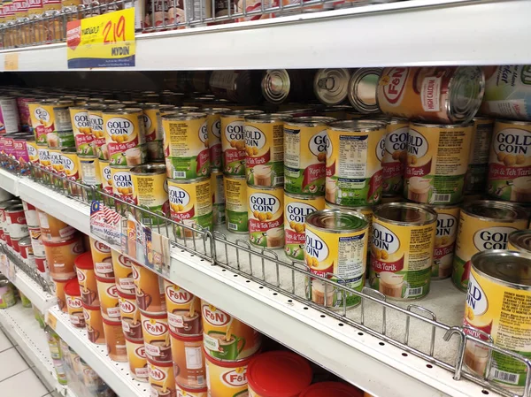 Kuala Lumpur Malaysia September 2019 Sweetened Creamer Evaporated Creamer Cans — Stock Photo, Image