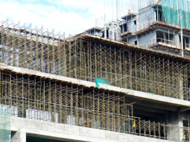 Kuala Lumpur, Malezya - 28 Haziran 2018: Yüksek katlı apartman veya inşaat halindeki daire. Modern cephe tasarımıyla tanıtılan tasarım. Yüksek katlı apartman Malezya 'nın kentsel bölgesinde popülerdi. 