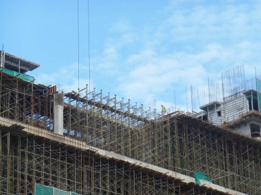 Kuala Lumpur, Malezya - 28 Haziran 2018: Yüksek katlı apartman veya inşaat halindeki daire. Modern cephe tasarımıyla tanıtılan tasarım. Yüksek katlı apartman Malezya 'nın kentsel bölgesinde popülerdi. 