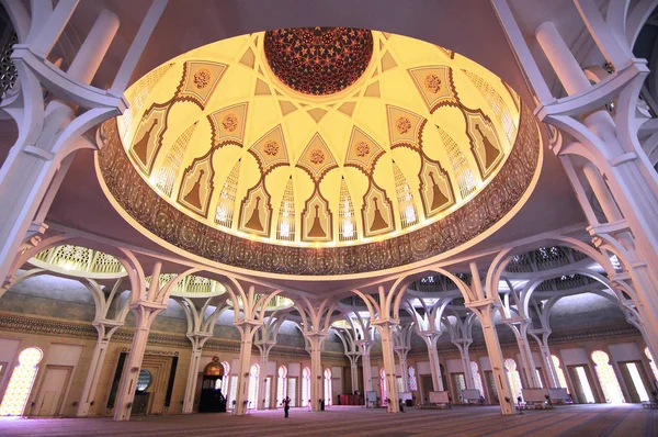 Sarawak Malasia Octubre 2014 Patrón Dentro Cúpula Principal Mezquita Estatal —  Fotos de Stock