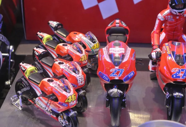 Kuala Lumpur Malasia Julio 2016 Miniatura Modelos Deportivos Motos Colocados —  Fotos de Stock