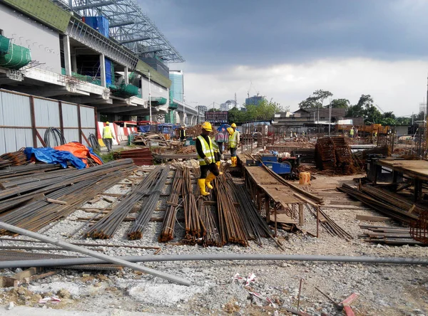 Kuala Lumpur Malaysia Agosto 2017 Trabalhadores Construção Civil Que Trabalham — Fotografia de Stock