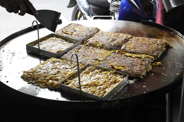 Malaysian Street Food Called Murtabak Cook Hawkers Mixture Meat Eggs — Stock Photo, Image