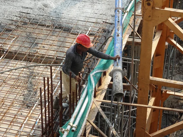 Kuala Lumpur Malaysia May 2017 Group Construction Workers Pouring Wet — стоковое фото