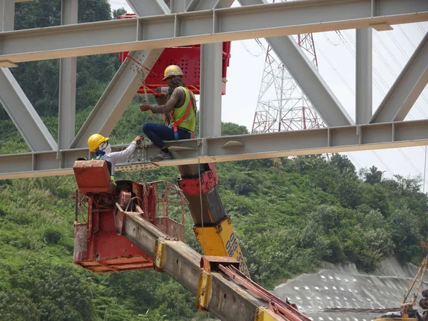 Kuala Lumpur Malaisie Janvier 2020 Travailleurs Construction Travaillant Hauteur Pour — Photo