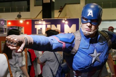 Kuala Lumpur, Malezya - 22 Haziran: Marvel çizgi romanlarından hayali karakter aksiyon figürü Kaptan Amerika. Koleksiyoncu tarafından halka gösterilen eylem figürü.