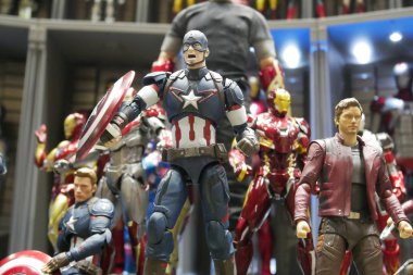 Kuala Lumpur, Malezya - 22 Haziran: Marvel çizgi romanlarından hayali karakter aksiyon figürü Kaptan Amerika. Koleksiyoncu tarafından halka gösterilen eylem figürü.