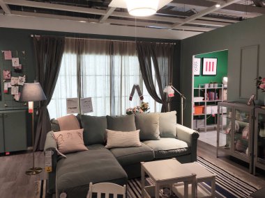 Kuala Lumpur, Malezya - 21 Temmuz 2019: Ikea Malezya sergi salonu. Ikea, 1943 yılında İsveç 'te kurulan dünyanın en büyük mobilya perakendecisi.